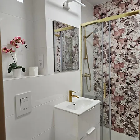 3 Kolo Parku Przy Zwirki * ワルシャワ